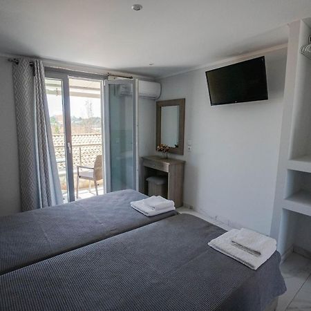 Golden Dolphin Studios&Apartments Alykes  Buitenkant foto